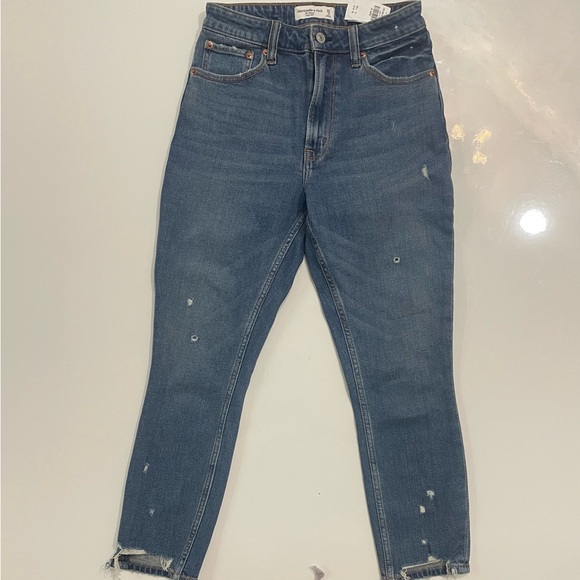 Abercrombie & Fitch Dark Blue Cropped Jeans | Size 26.      NWT - Picture 1 of 4